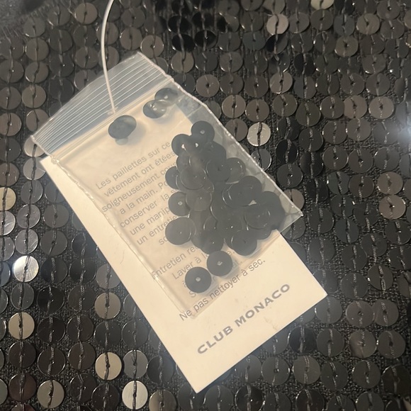 Club Monaco one sleeve - Picture 4 of 4